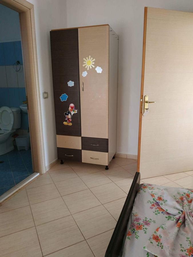 Vila Veliaj *