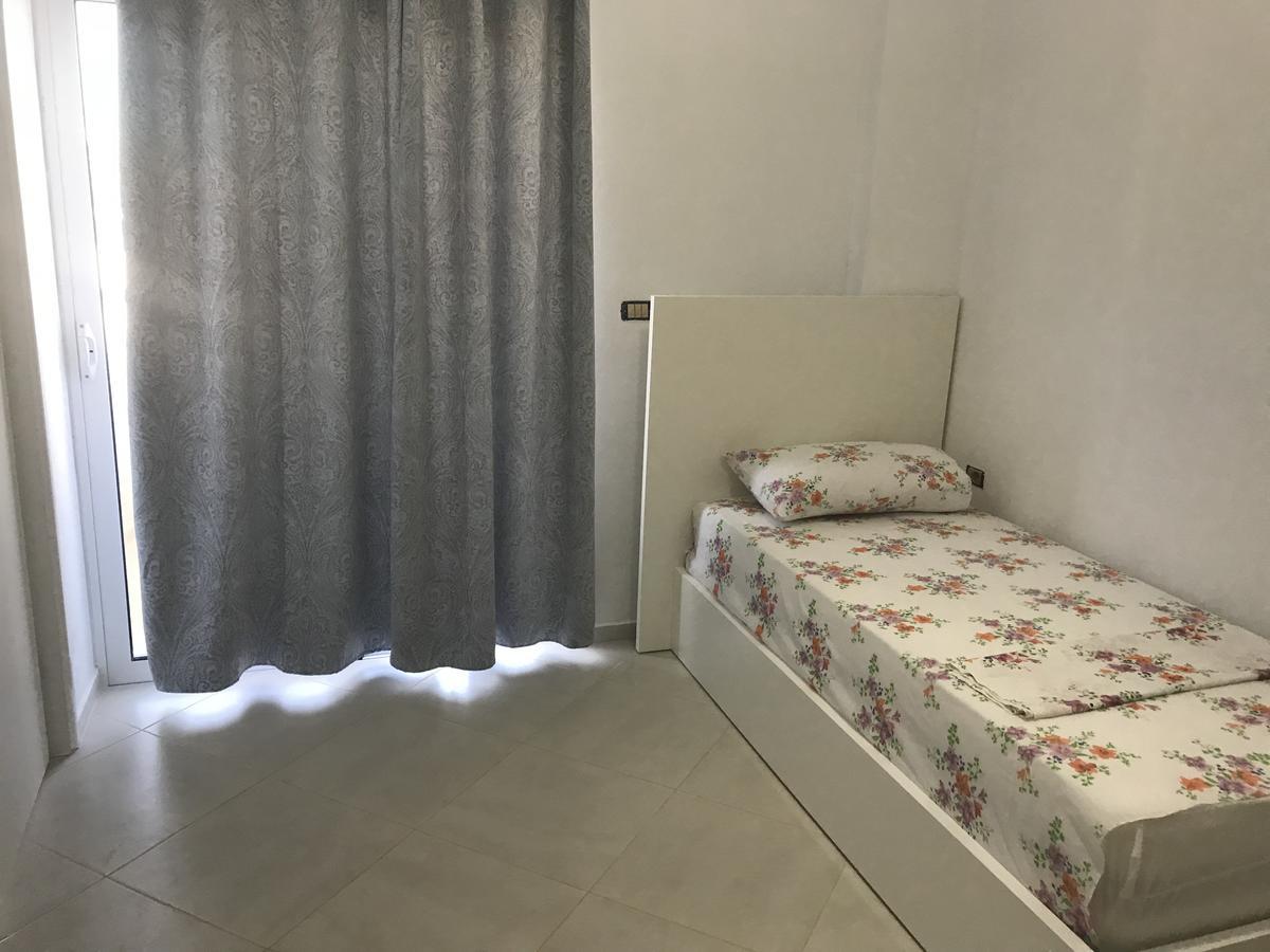 Vila Veliaj *